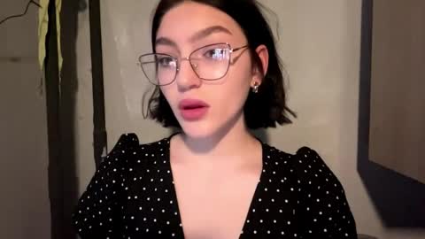 Sofia online show from 04/05/26, 01:19