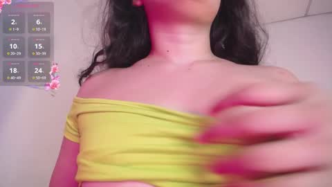 Snapshot of holly_16 chatting on 12/06/24, 01:07 holly_16 online show from 12/06/24, 01:07