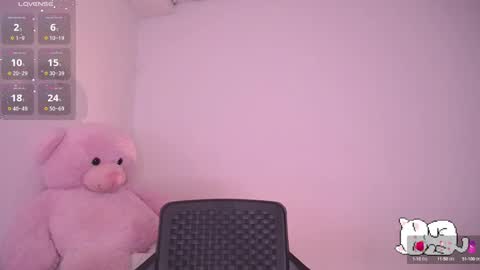 Snapshot of holly_16 chatting on 02/06/25, 10:32 holly_16 online show from 02/06/25, 10:32