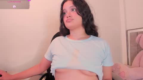 Snapshot of holly_16 chatting on 02/22/26, 10:08 holly_16 online show from 02/22/26, 10:08