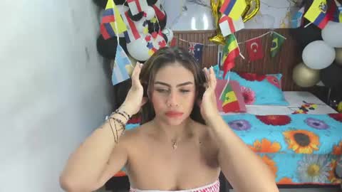 Snapshot of holly_22 chatting on 06/27/26, 12:55 Holly 22 online show from 06/27/26, 12:55