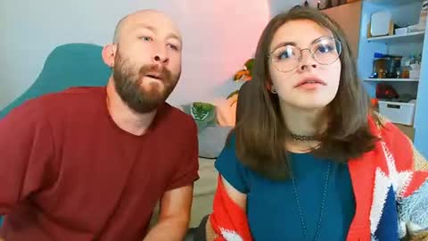 Holly and Honey online show from 06/18/26, 10:58
