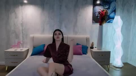 Holly online show from 04/21/26, 08:20