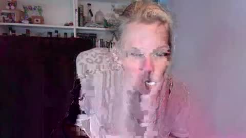 holly_bourbon online show from 04/22/26, 10:11