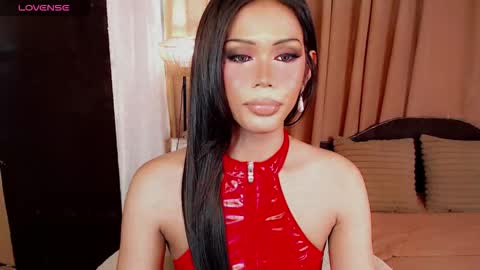 holly_goddessxx online show from 02/18/26, 07:37