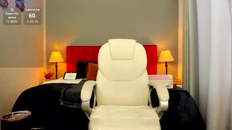 Holly Madisson online show from 11/16/25, 01:06