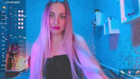 holly_molly8 online show from 01/01/25, 10:56