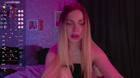 holly_molly8 online show from 02/06/25, 11:15
