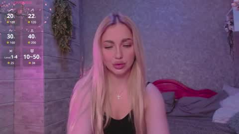 holly_molly8 online show from 10/02/25, 04:36