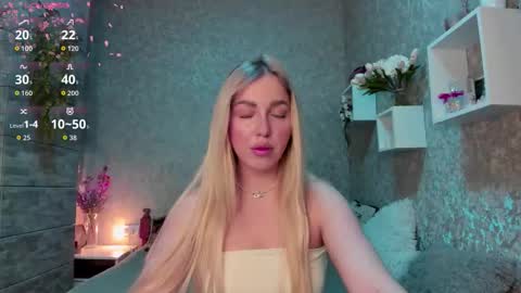 holly_molly8 online show from 10/25/25, 01:35