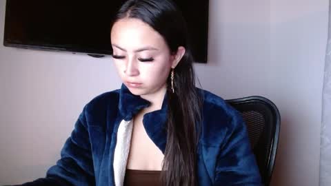 Holly online show from 05/08/26, 03:01