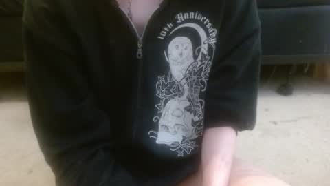 Holly Hawkes online show from 11/15/25, 09:32