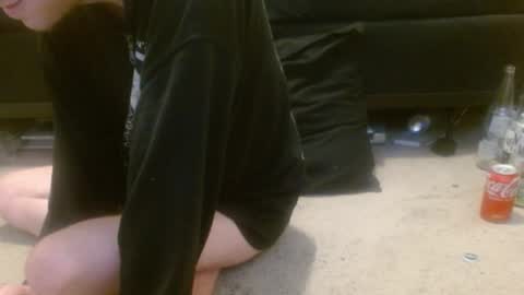 Holly Hawkes online show from 04/18/26, 10:43