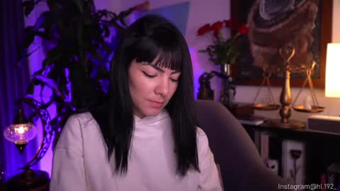 Holly Linder online show from 02/16/25, 01:36