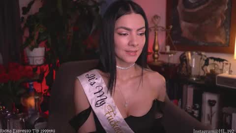 Holly Linder online show from 10/18/25, 01:30