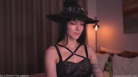 Holly Linder online show from 11/01/25, 02:24