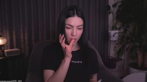 Holly Linder online show from 04/15/26, 01:45