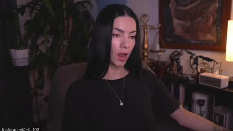 Snapshot of hollylinder_ chatting on 05/13/26, 02:53 Holly Linder online show from 05/13/26, 02:53