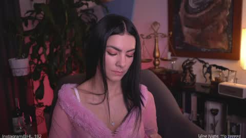 Snapshot of hollylinder_ chatting on 05/23/26, 02:17 Holly Linder online show from 05/23/26, 02:17