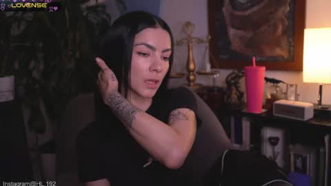 Snapshot of hollylinder_ chatting on 05/24/26, 02:38 Holly Linder online show from 05/24/26, 02:38