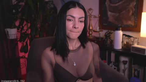 Snapshot of hollylinder_ chatting on 05/28/26, 12:41 Holly Linder online show from 05/28/26, 12:41