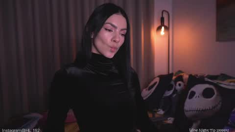 Snapshot of hollylinder_ chatting on 06/06/26, 01:43 Holly Linder online show from 06/06/26, 01:43
