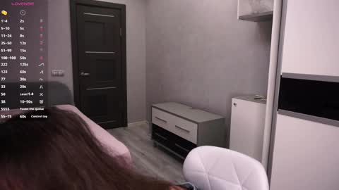 Snapshot of hollymonica chatting on 05/25/26, 06:08 Delly online show from 05/25/26, 06:08