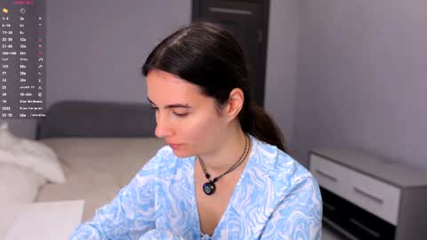 Snapshot of hollymonica chatting on 07/17/26, 06:20 Delly online show from 07/17/26, 06:20