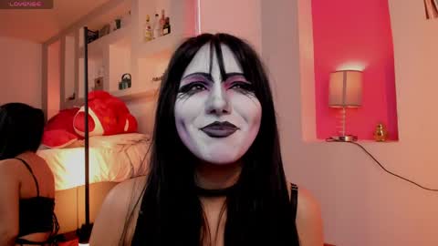 hollypeach_ online show from 04/15/26, 08:09