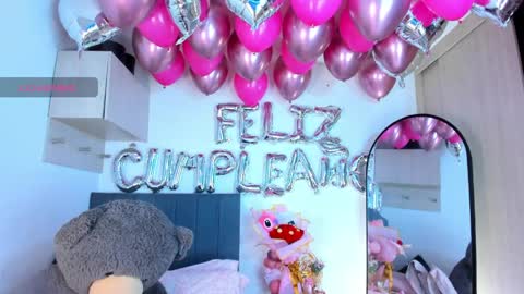 Snapshot of hollyprincess_2 chatting on 05/31/26, 04:53 holly princess mermaid online show from 05/31/26, 04:53