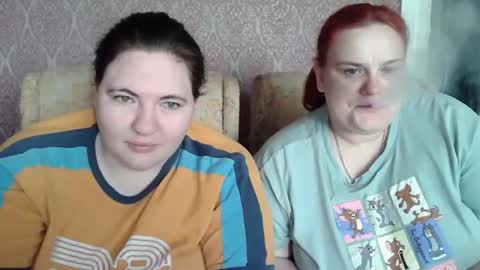 HollyXEva online show from 04/11/26, 09:35