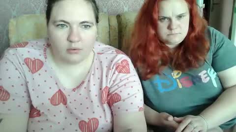 HollyXEva online show from 05/15/26, 09:27