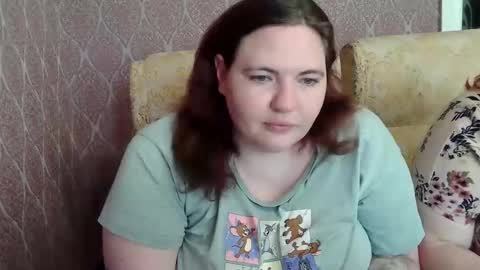 HollyXEva online show from 05/17/26, 04:36