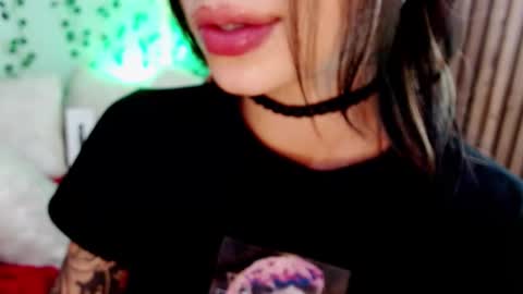 holly online show from 01/02/25, 10:22