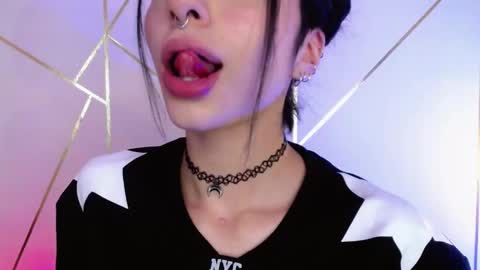 holly online show from 03/12/25, 04:13