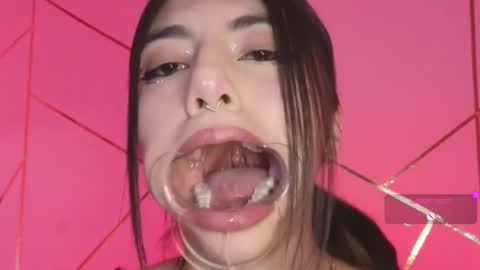 holly online show from 03/19/26, 03:54