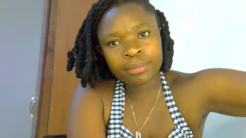 holy_ebony online show from 04/26/26, 08:06