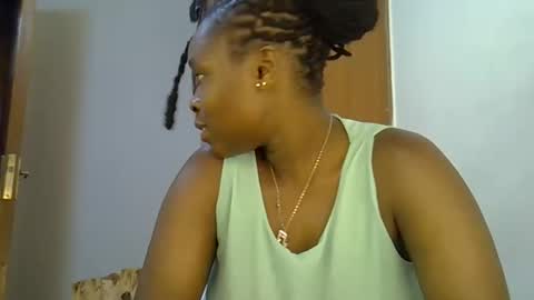 holy_ebony online show from 05/06/26, 05:18