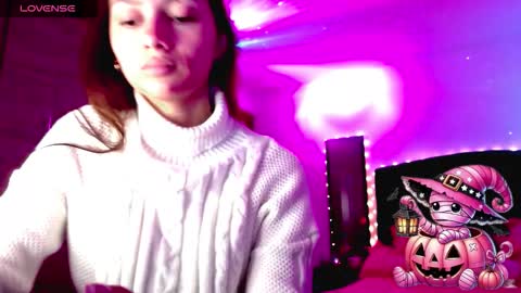 Snapshot of holy_juli2 chatting on 10/26/25, 03:34 Juli online show from 10/26/25, 03:34