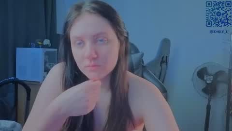 Snapshot of holy_kveta chatting on 07/02/26, 02:22 Kviki online show from 07/02/26, 02:22