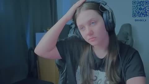 Snapshot of holy_kveta chatting on 07/17/26, 04:08 Kviki online show from 07/17/26, 04:08
