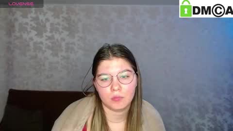 Welcome guys  Pleasure to see you all here  My name is MichaelaTip menu is active Private is open  online show from 01/28/25, 06:38