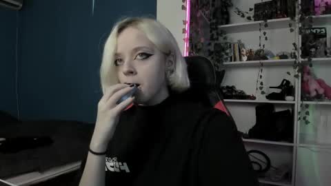 holy_mistresss online show from 11/14/25, 09:30