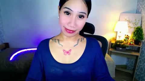 Snapshot of holy_samyx chatting on 10/13/25, 03:17 holy_samyx online show from 10/13/25, 03:17