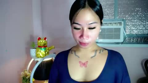 Snapshot of holy_samyx chatting on 10/25/25, 04:09 holy_samyx online show from 10/25/25, 04:09