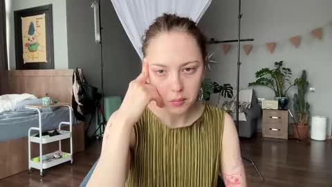 Snapshot of holydori chatting on 05/24/26, 07:57 dori not holy get my tg channel with link from description under last photo online show from 05/24/26, 07:57