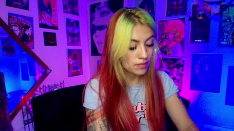 Snapshot of holyeva chatting on 12/18/24, 06:21 online show from 12/18/24, 06:21