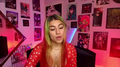 Snapshot of holyeva chatting on 02/16/25, 10:54 online show from 02/16/25, 10:54