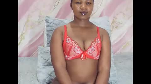 Snapshot of holyhoneydoll chatting on 05/24/26, 02:55 holyhoneydoll online show from 05/24/26, 02:55