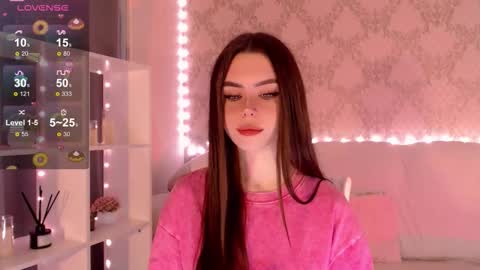 Snapshot of holymiax chatting on 09/17/25, 03:08 Mia online show from 09/17/25, 03:08